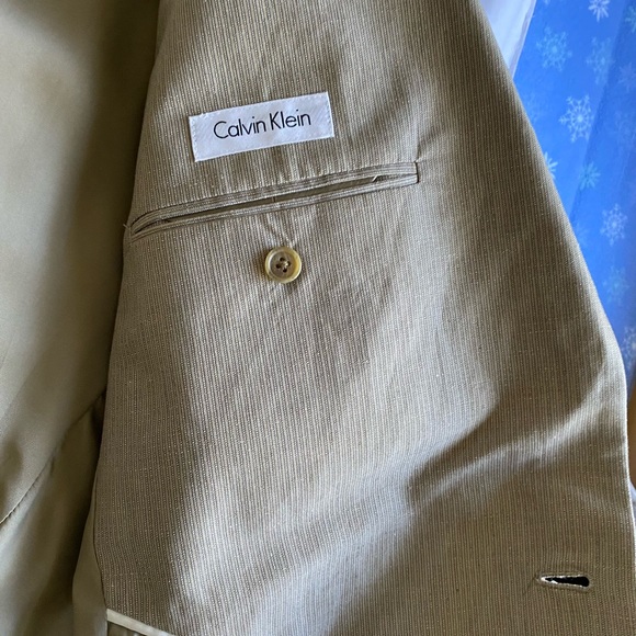 Men’s Calvin Klein suit. Large. - Picture 11 of 12